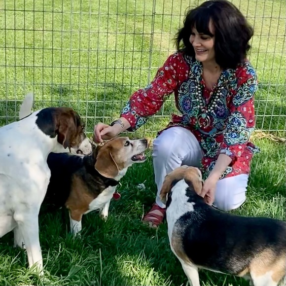 Meet your Posher Ms. Leigh - Picture 3 of 8